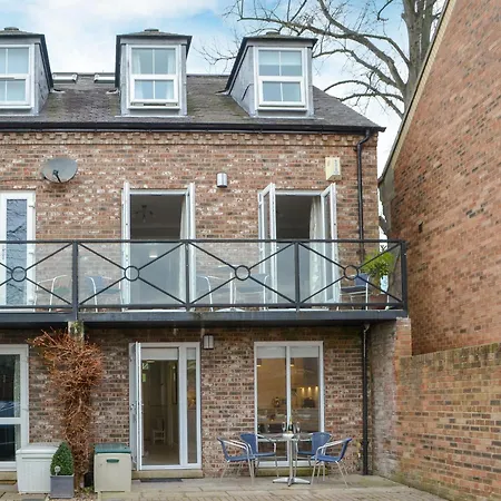 Holiday home Baille Hill House
